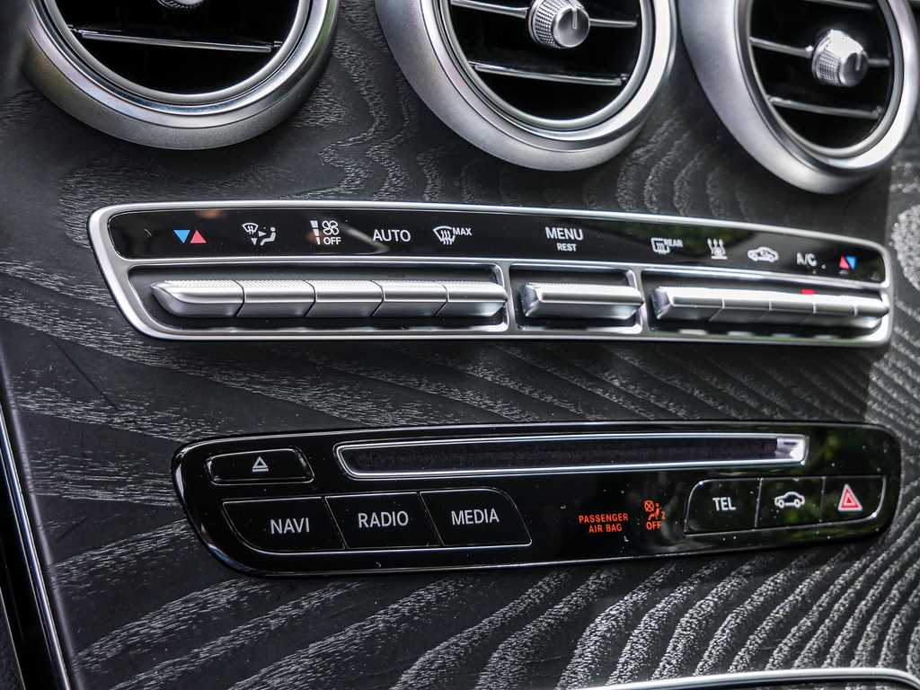 Mercedes-Benz  SHZ PTS KAMERA NAVI AHK LED